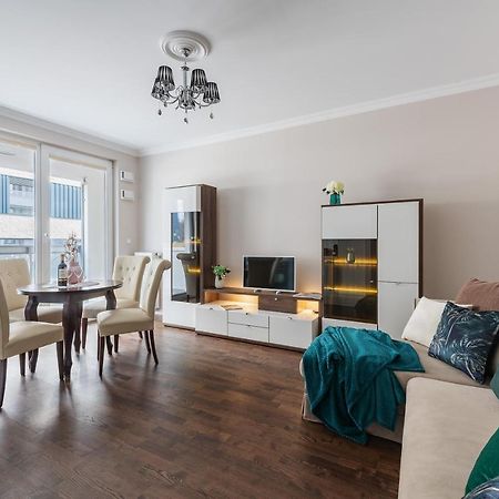 Kolska Serviced Apartments Варшава Екстериор снимка