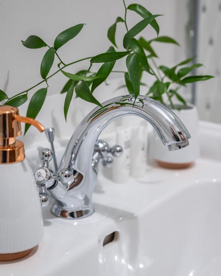 Kolska Serviced Apartments Варшава Екстериор снимка