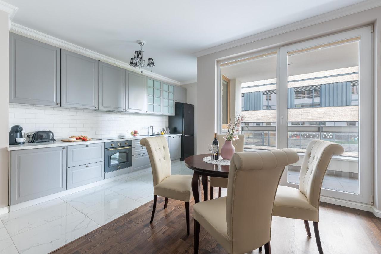 Kolska Serviced Apartments Варшава Екстериор снимка